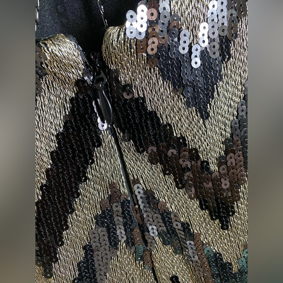 BEBE ZIGZAG SEQUIN DRESS W/CHAIN BK - Picture 4 of 7